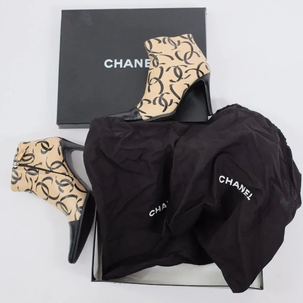CHANEL Ankle Boots with Black and Cream Design - Picture 2 of 16